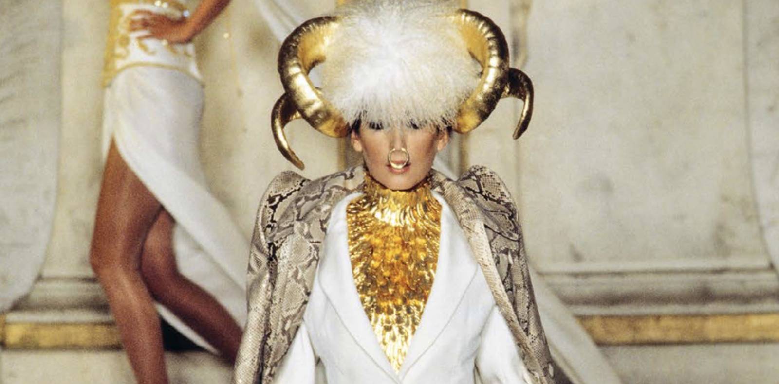 1997-palais-galliera-exposition-margiela-versace-alexander-mcqueen-numero