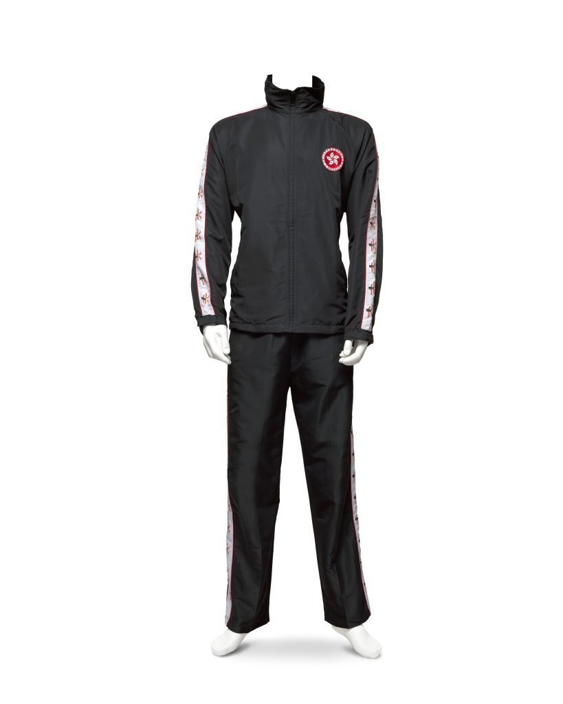 LOT 4 FENCING TEAM SUIT 1