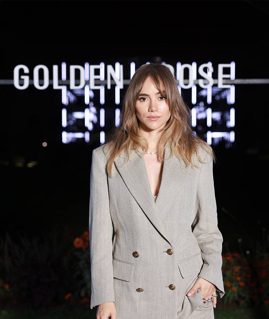 Golden Goose culture skate avec Suki Waterhouse Paris