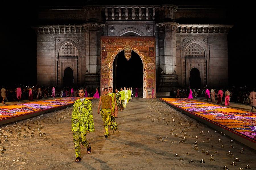 defile-dior-mumbai-fall-2023-FINALE_RTW-FALL-2023-SHOW