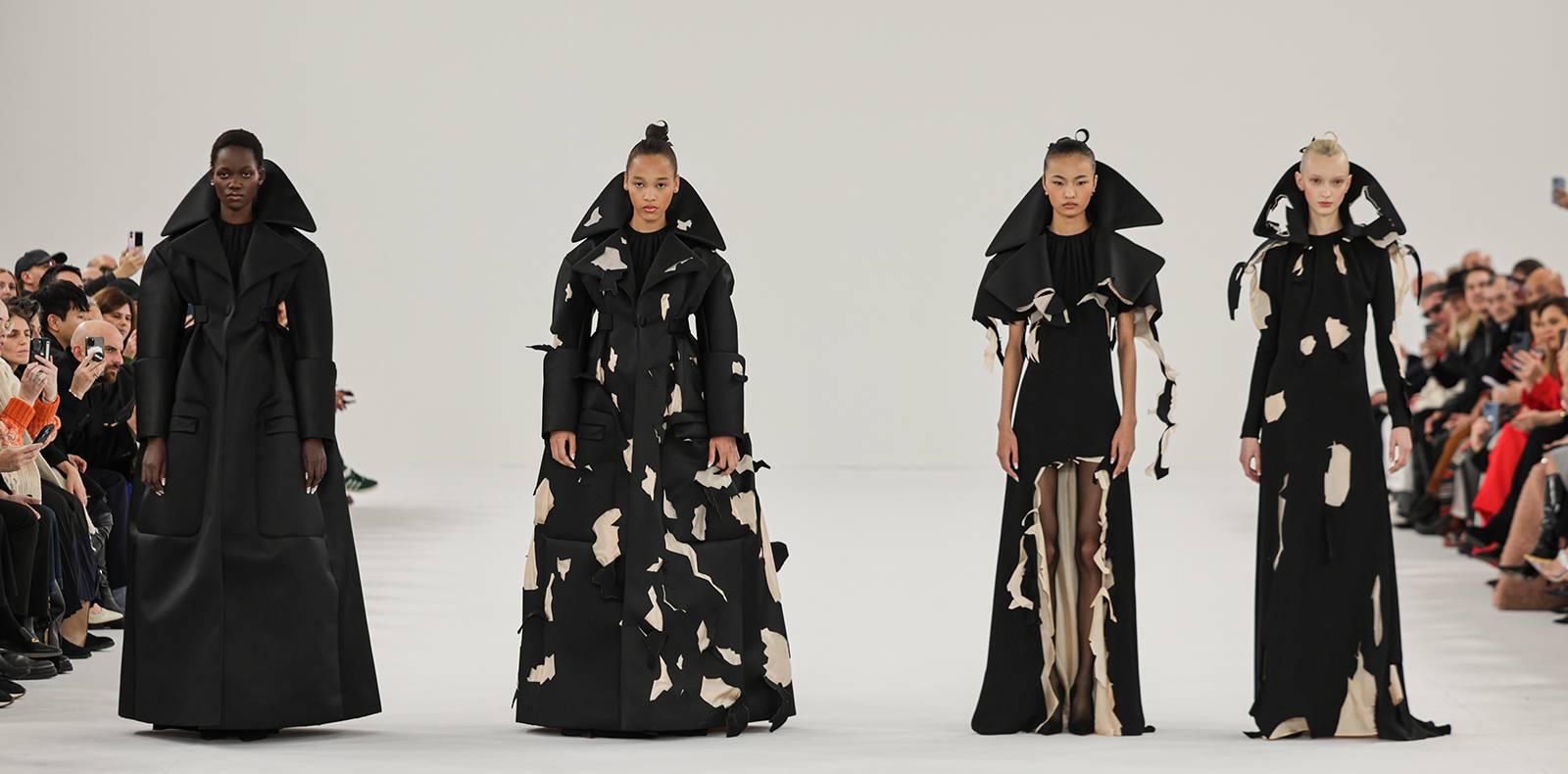 Défilé, Viktor & Rolf, Haute Couture, Printemps-Été 2024