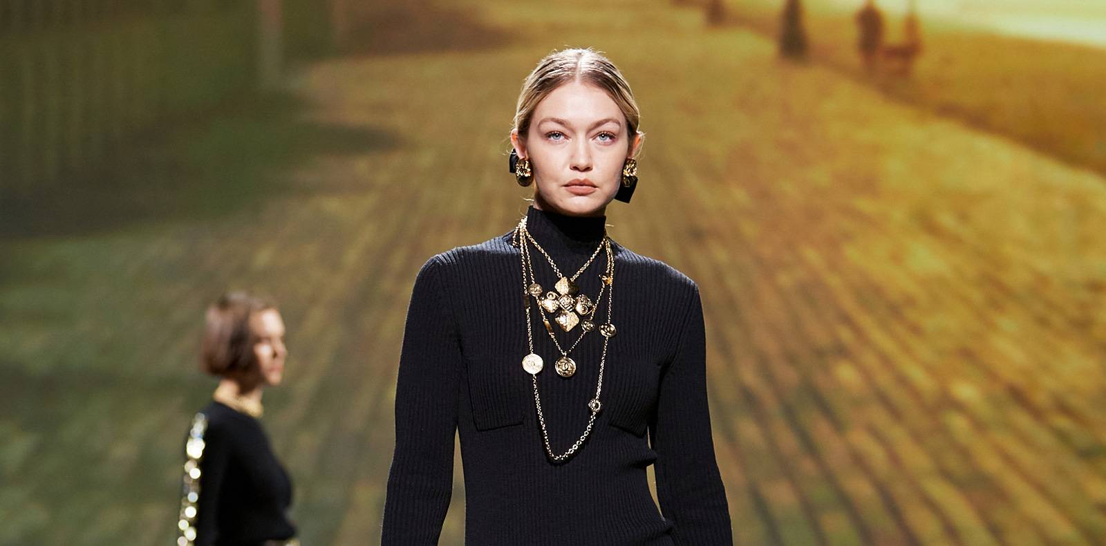 Gigi Hadid, Défilé, Chanel, Automne-hiver 2024-2025, Paris 