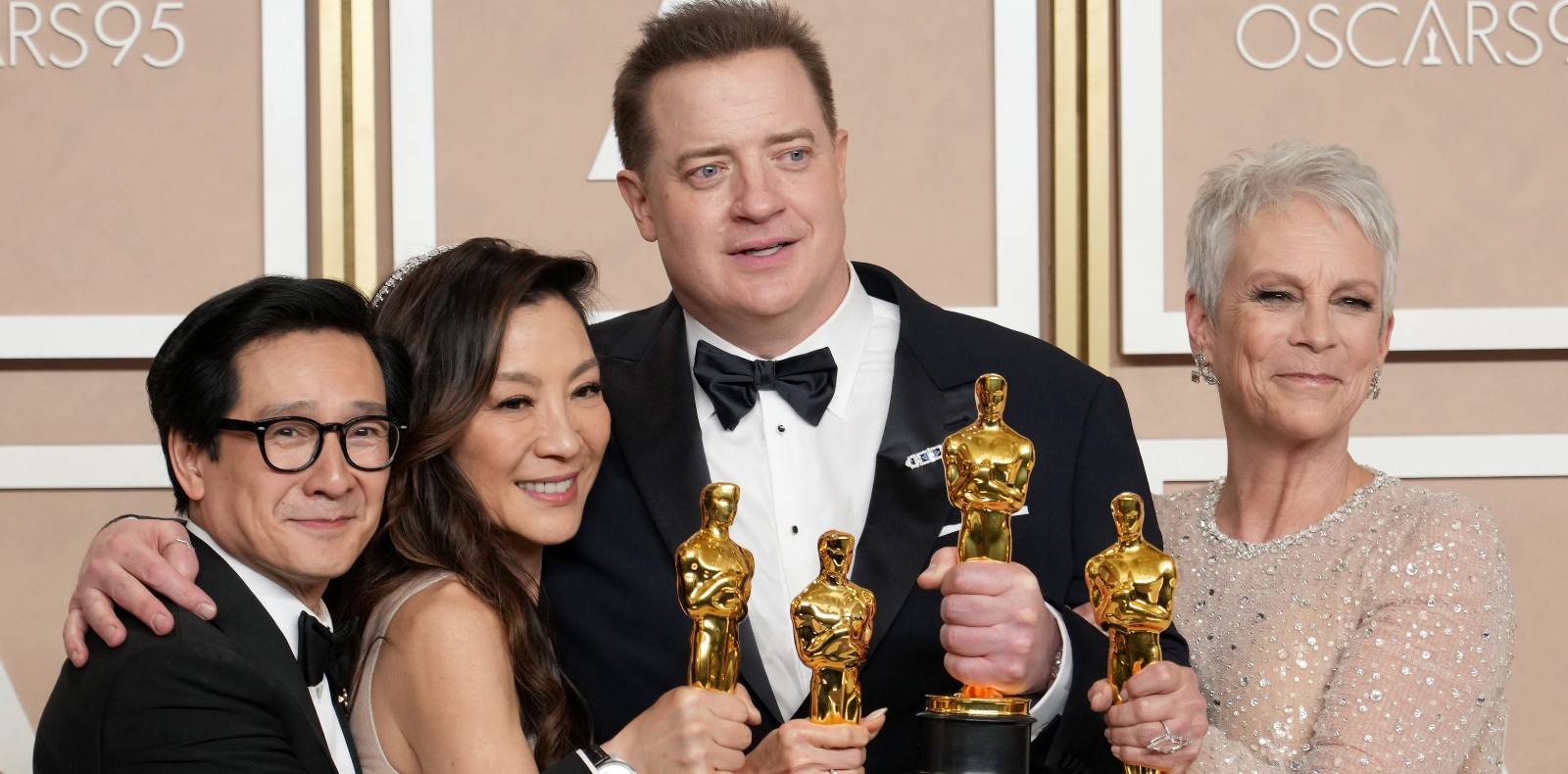 oscars-2023-palmares-everything-everywhere-all-at-once-michelle-yeoh-brendan-fraser2