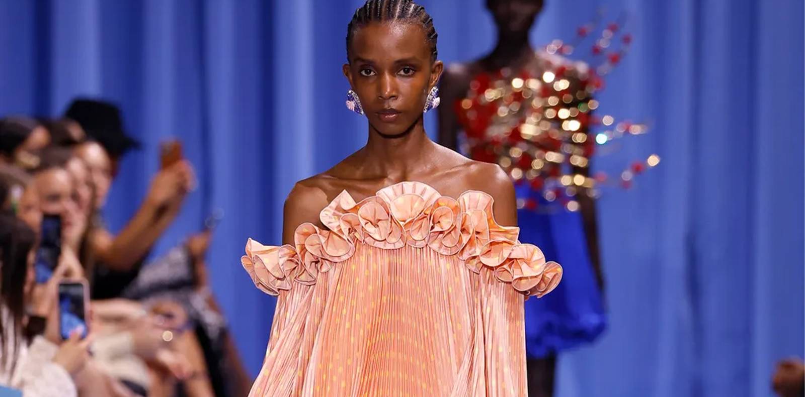 Peach Fuzz, Pantone, Couleur, 2024, Pêche, Balmain