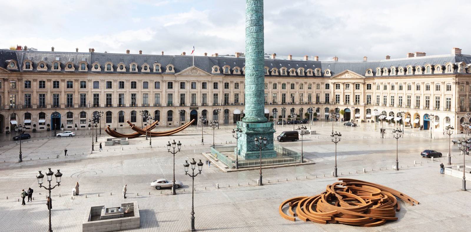 push-galerie-perrotin-bernar-venet-place-vendome-sculpture-installation-acier-effondrements-arc-numero-magazine