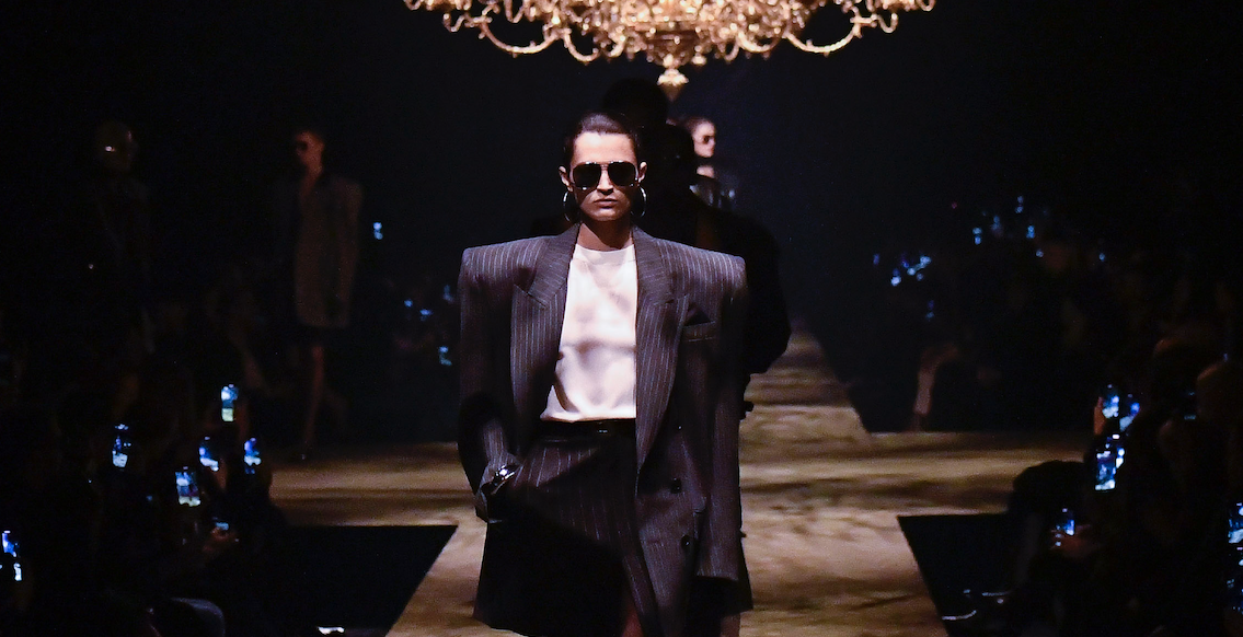 saint-laurent-defile-tailleur-jupe-fw-2023_24