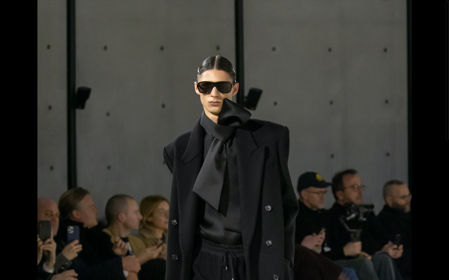 saint-laurent-homme-defile-paris-1