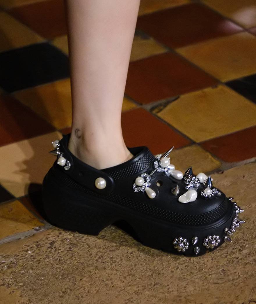 Simone Rocha, collaboration, Crocs, défilé automne-hiver 2024-2025