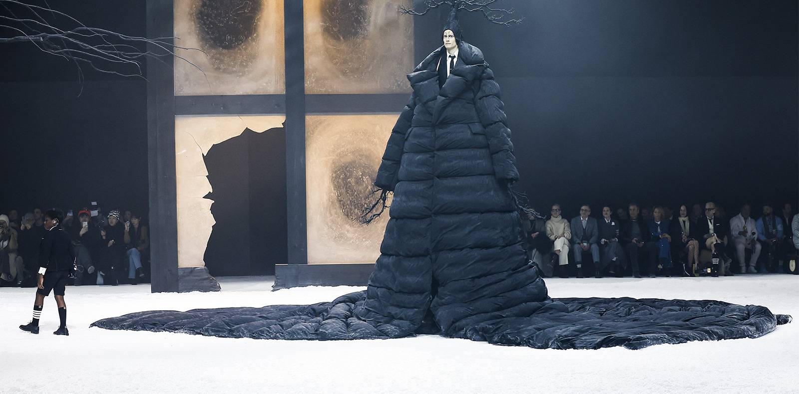 Défilé, Thom Browne, automne-hiver 2024-2025, Edgar Allan Poe