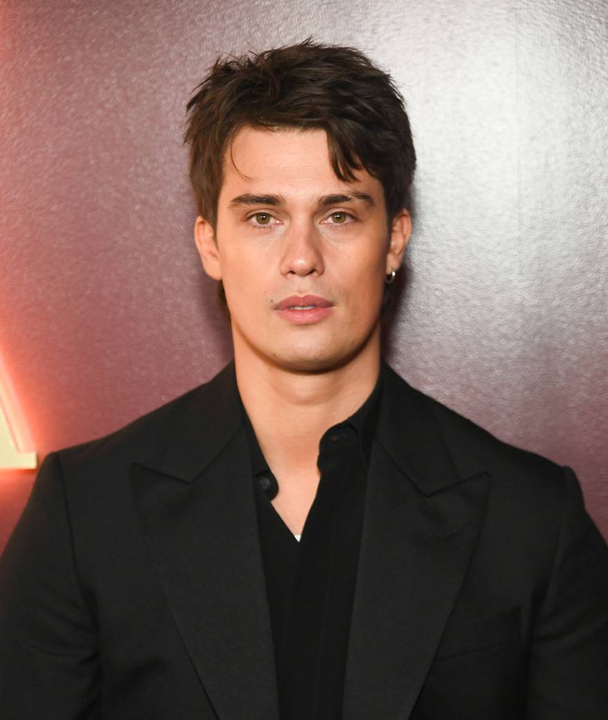 Nicholas Galitzine, L'idée d'être avec toi, Biographie, Anne Hathaway, Mary & George